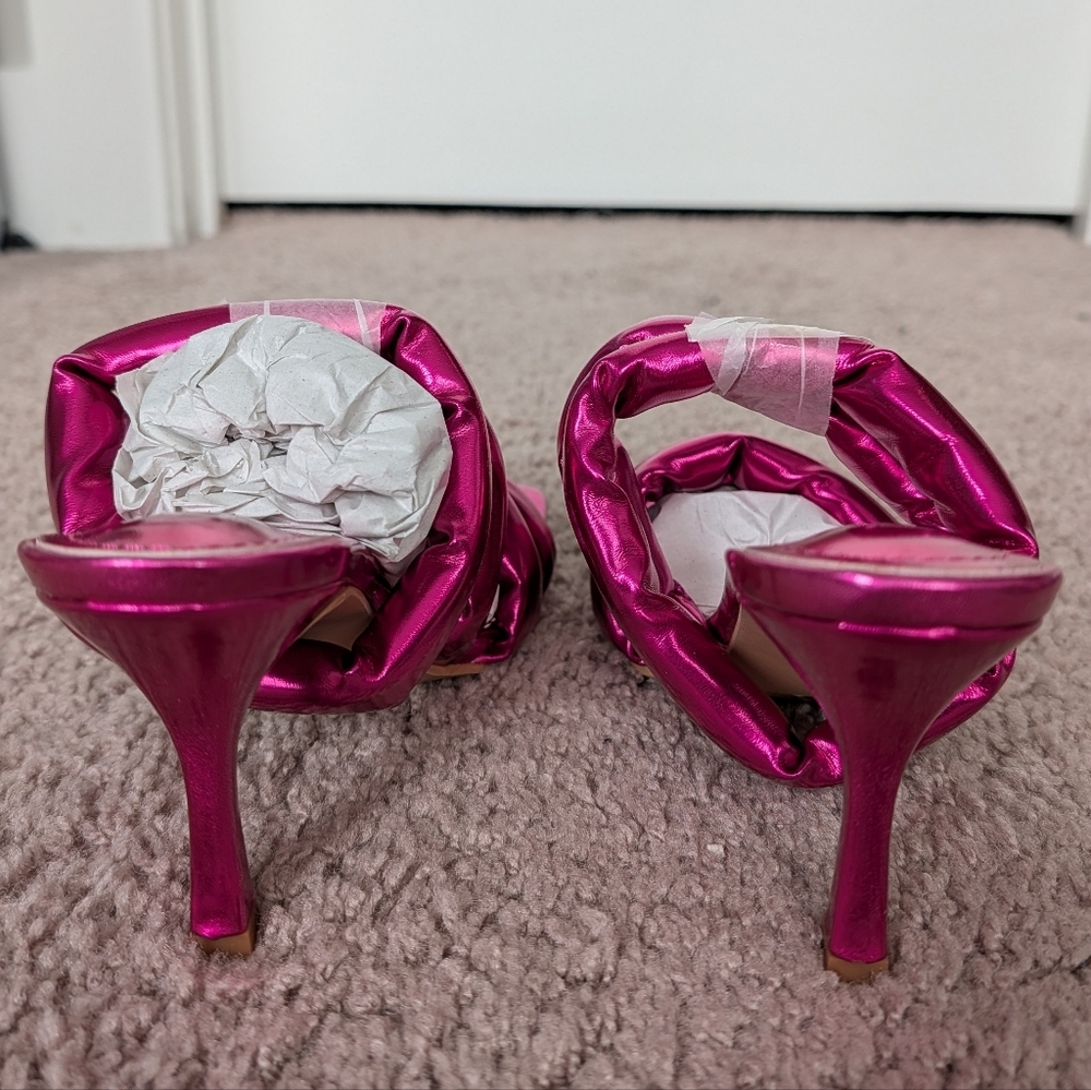 Cape Robbin Fuchsia Pink Carlene Metallic Faux Leather Slip-on Heel Sandals Sz 7 - Picture 8 of 16